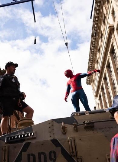 Tom Holland se accidenta durante grabación de película de Spider-Man