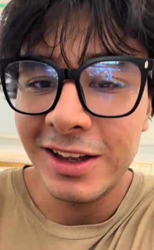 Joven confunde precio de bolso 