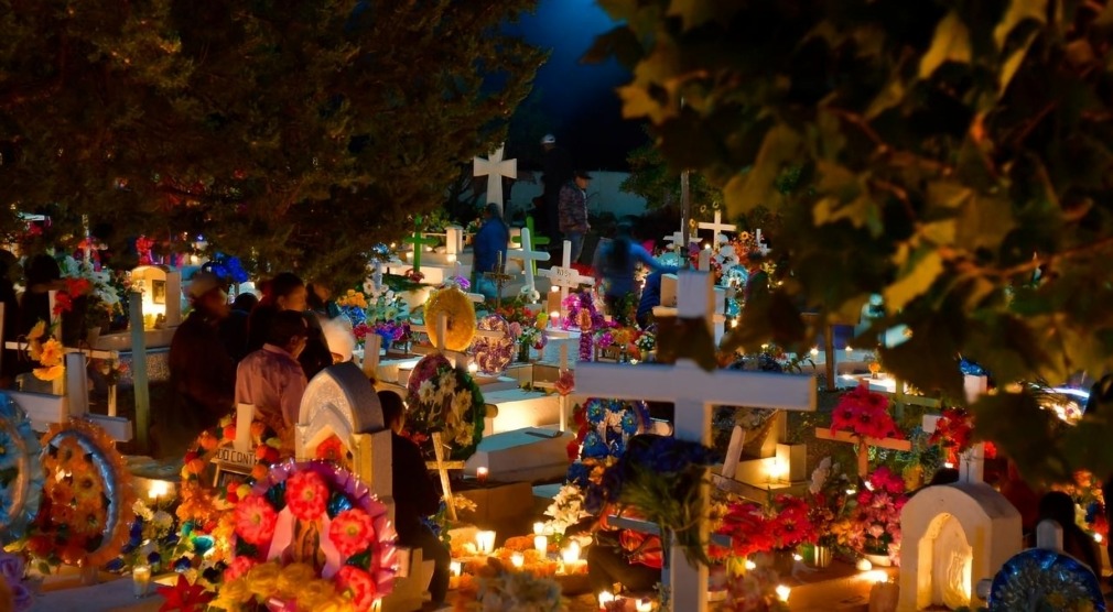 ¿Cómo hacer tendencia de su primer día de muertos?