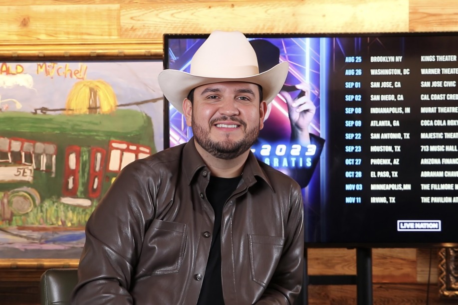 Edén Muñoz multa por canción prohibida
