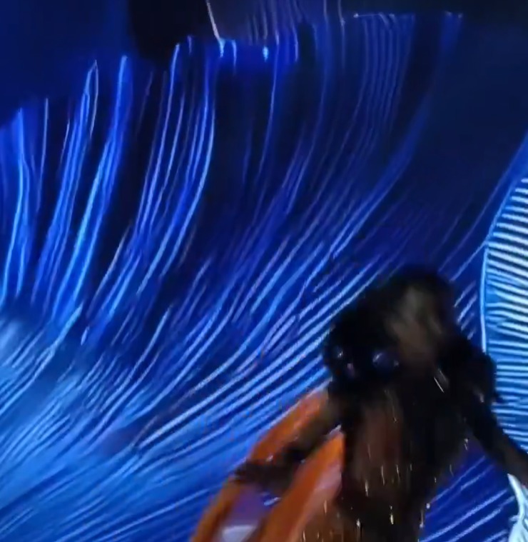 Así fue la caída de Miss Jamaica en plena pasarela