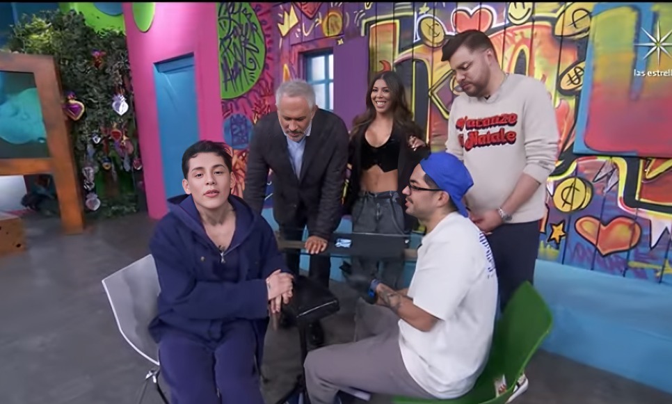Kunno sorprende al tatuarse por una mujer