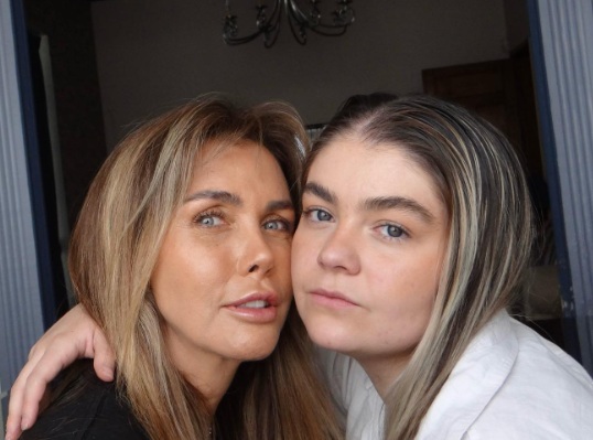 Hija de Sabine Moussier desmiente muerte de la actriz