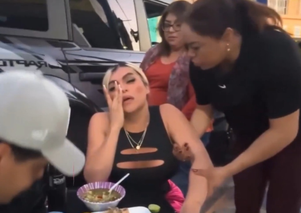 Wendy Guevara sufre tras cirugía estética