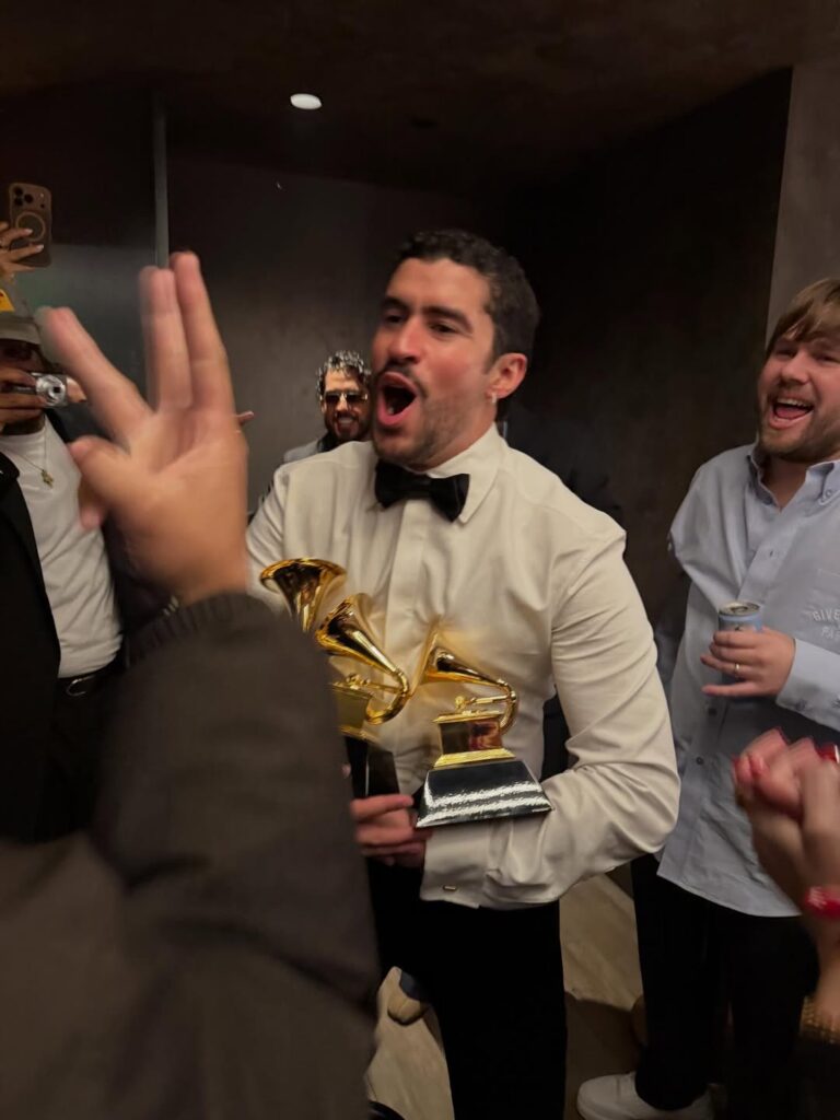 Bad Bunny tuvo que acudir a los Grammy 2026 con un chaleco antibalas