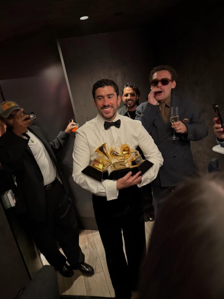 Bad Bunny tuvo que acudir a los Grammy 2026 con un chaleco antibalas