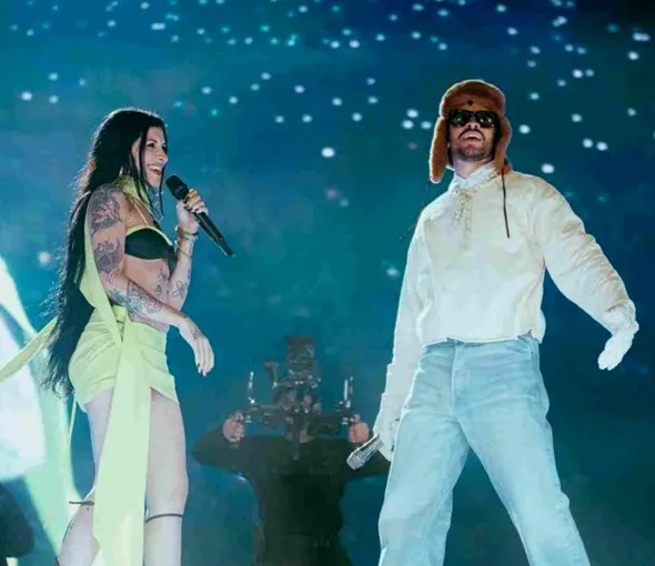 Bad Bunny y Cazzu en concierto