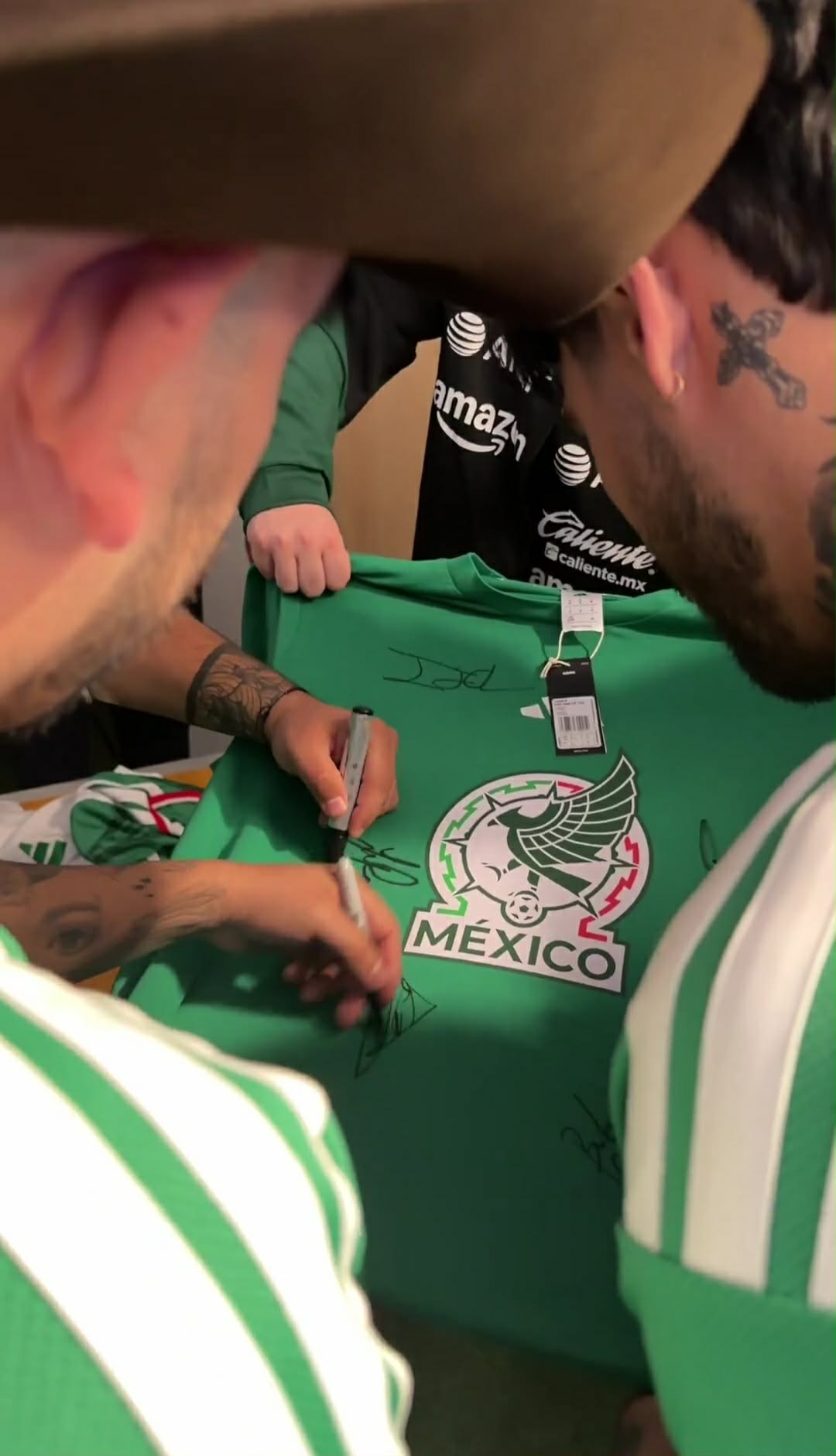 Grupo Frontera presenta canción sobre el Mundial