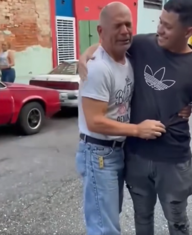 Joven y su padre juntos