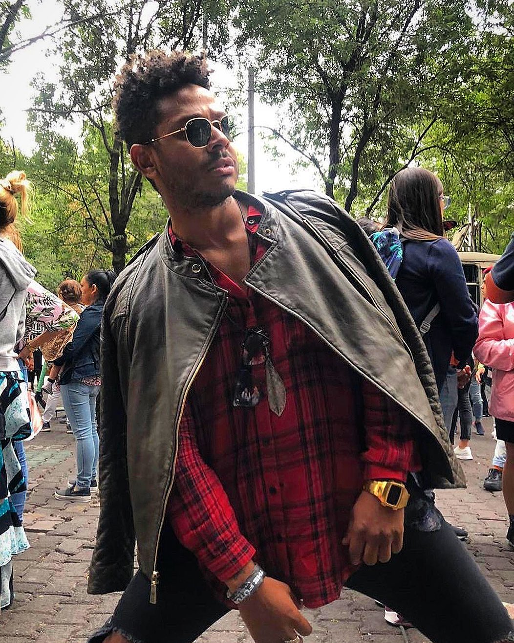 Kalimba defiende a Vadhir Derbez de acusación de abuso