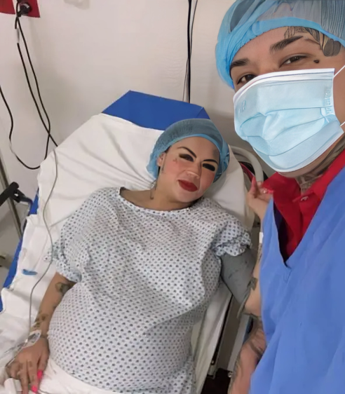 Mona y Geros reciben a su hijo