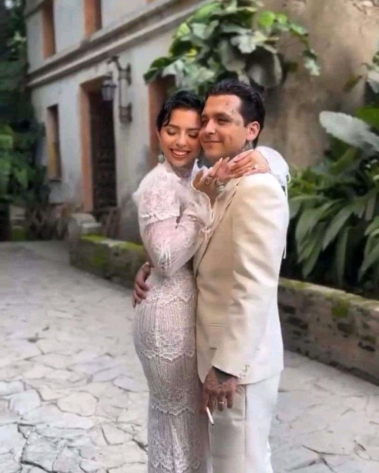 Ángela Aguilar presume su lujoso anillo de compromiso