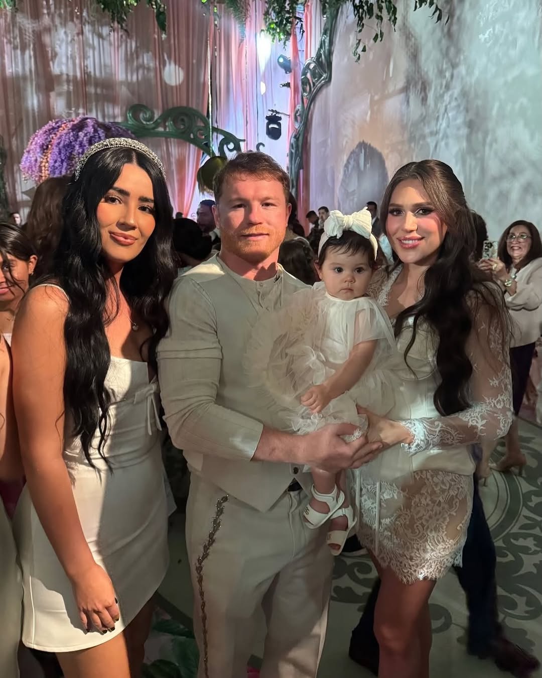 Canelo. Así fue el lujoso bautizo de su hija Eva
