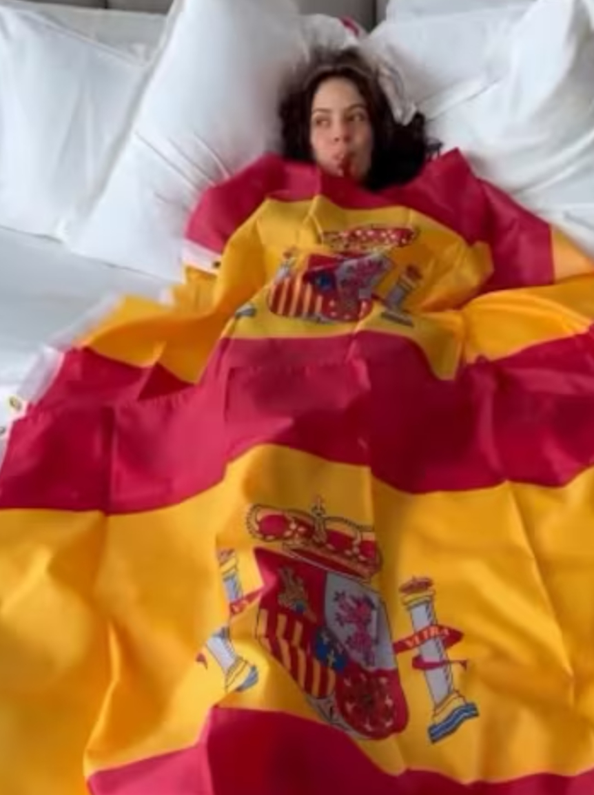 Rosalía celebra victoria de España